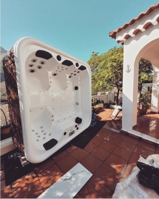 Luxury Outdoor SPA Freestanding Whirlpool Bathtub Massage 5 Person Hot Tub With Lounger